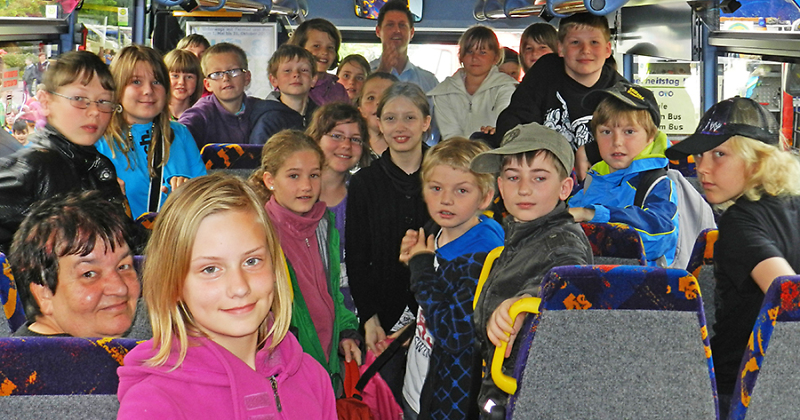 Schüler in Schulbus Schüler in Schulbus