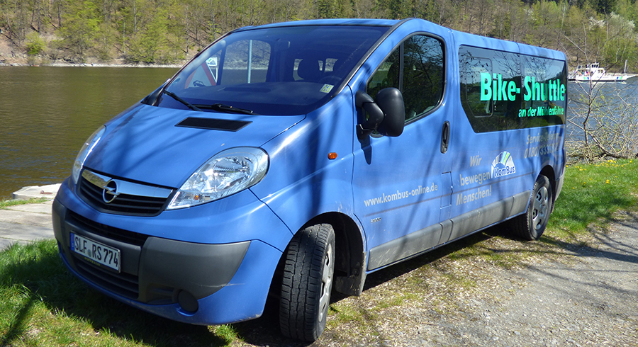 KomBus Bike- Shuttle an der Mühlenfähre KomBus Bikeshuttle an der Mühlenfähre