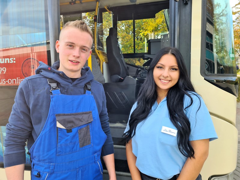 Ausbildung-KFZ-Mechatroniker-und-Berufskraftfahrer-KomBus