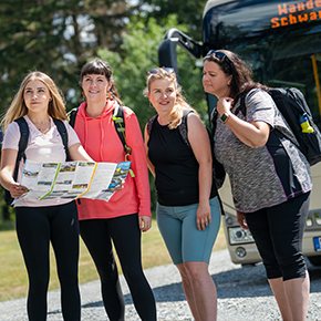 Wanderbus Schwarzatal bringt Wanderer zu Wanderstarts