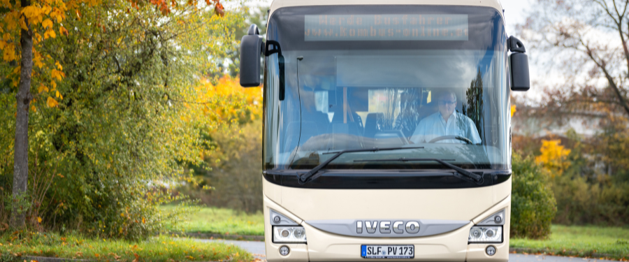 Taktbus der KomBus im Regionalverkehr 